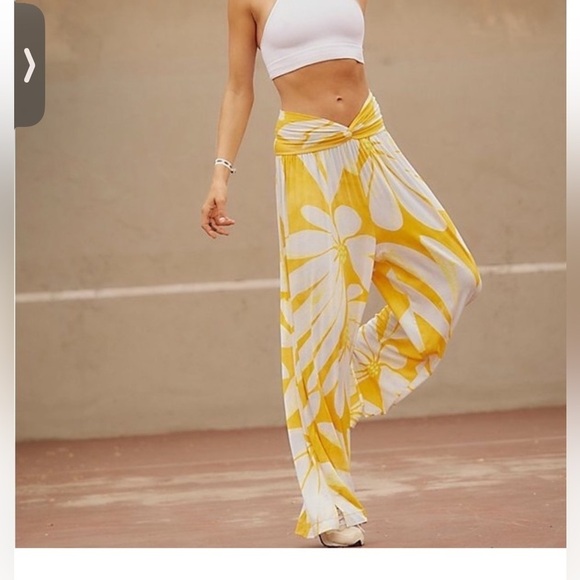 Rare NWOT Free People Movement Just Breathe Printed Wide-Leg Pants - Picture 2 of 16